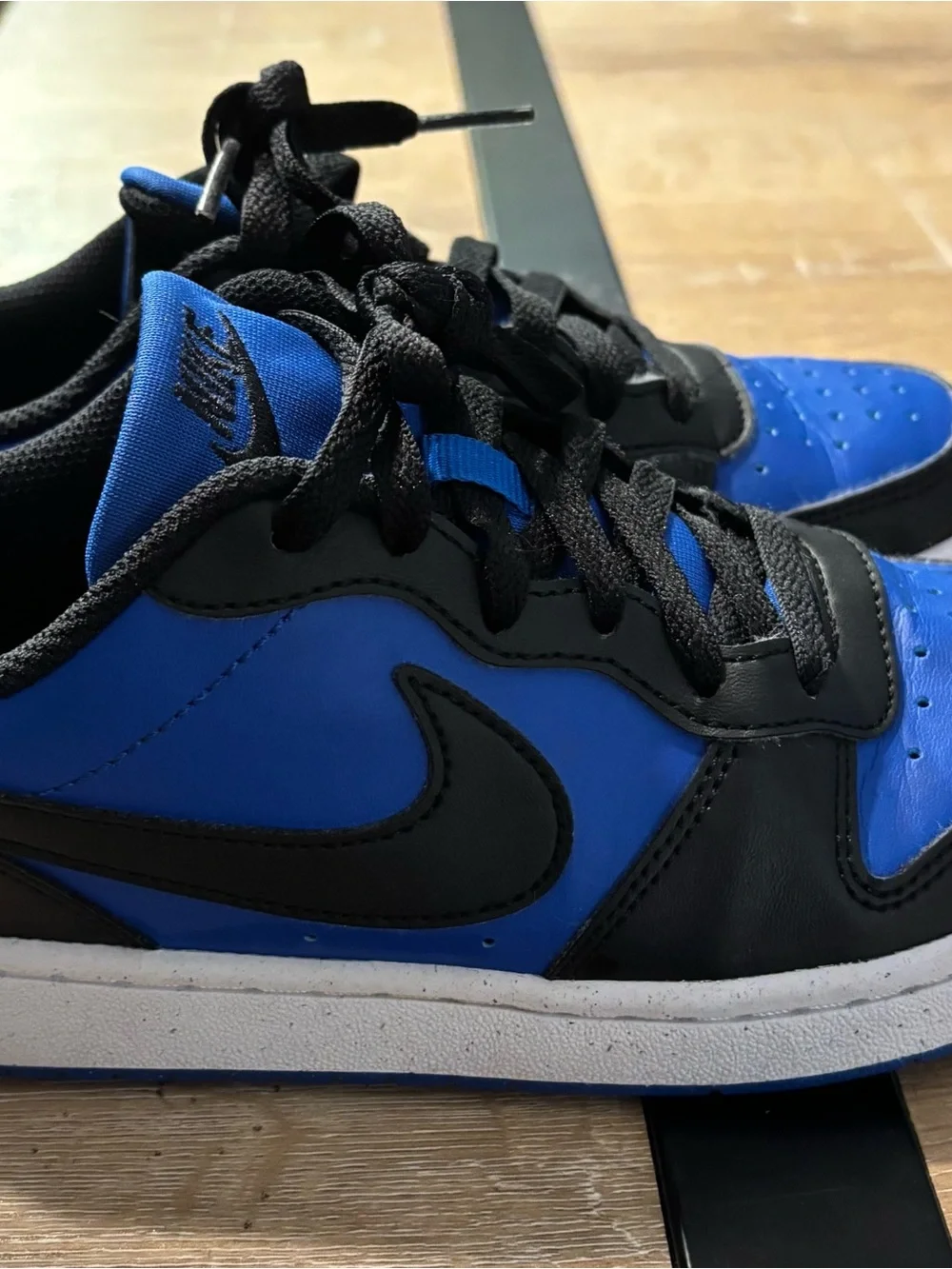 Nike Court Borough Black and Blue Low-Top Sneakers Boys Size 4.5